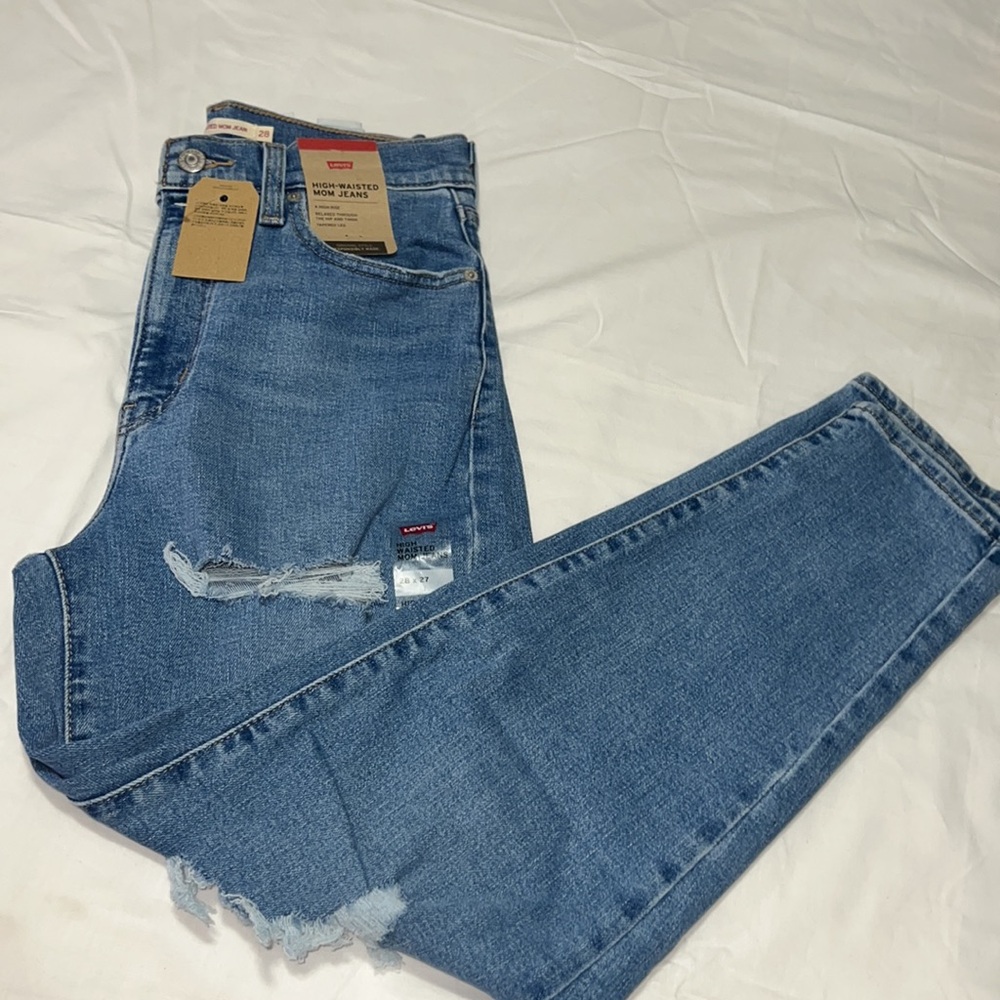 LEVIS High Waisted Mom Jeans